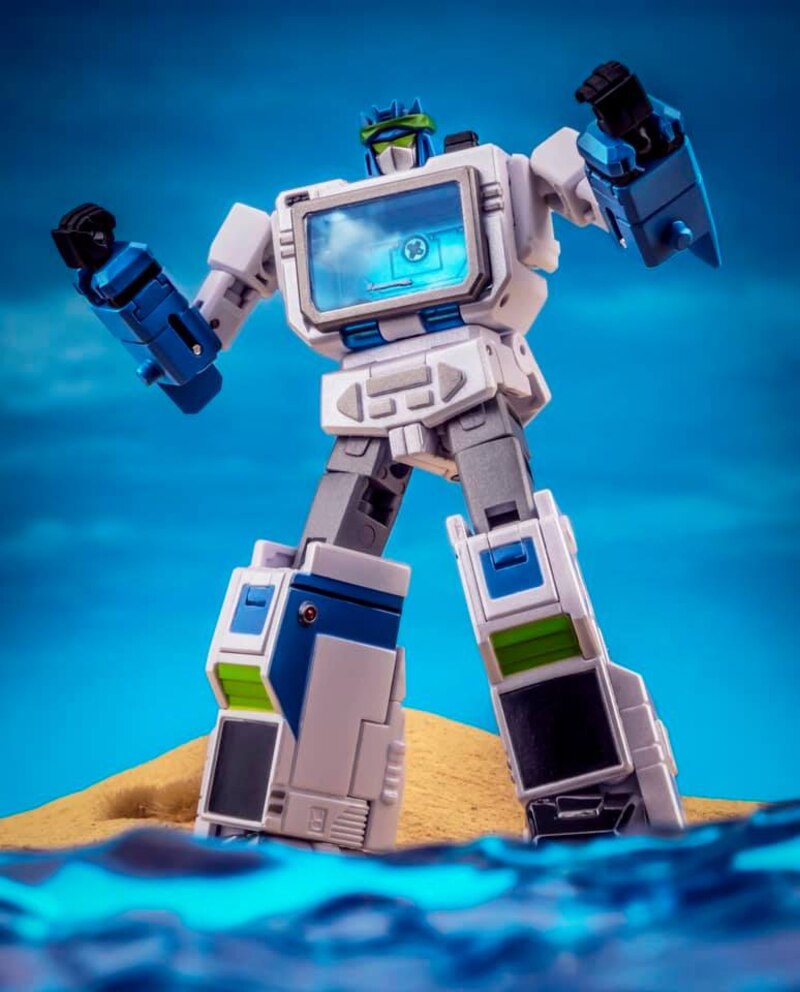 shattered glass soundwave toy